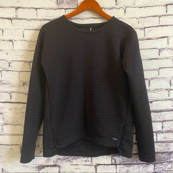 Mondetta Sweaters - Mondetta Black Quilted Crew Neck Pullover Sweater